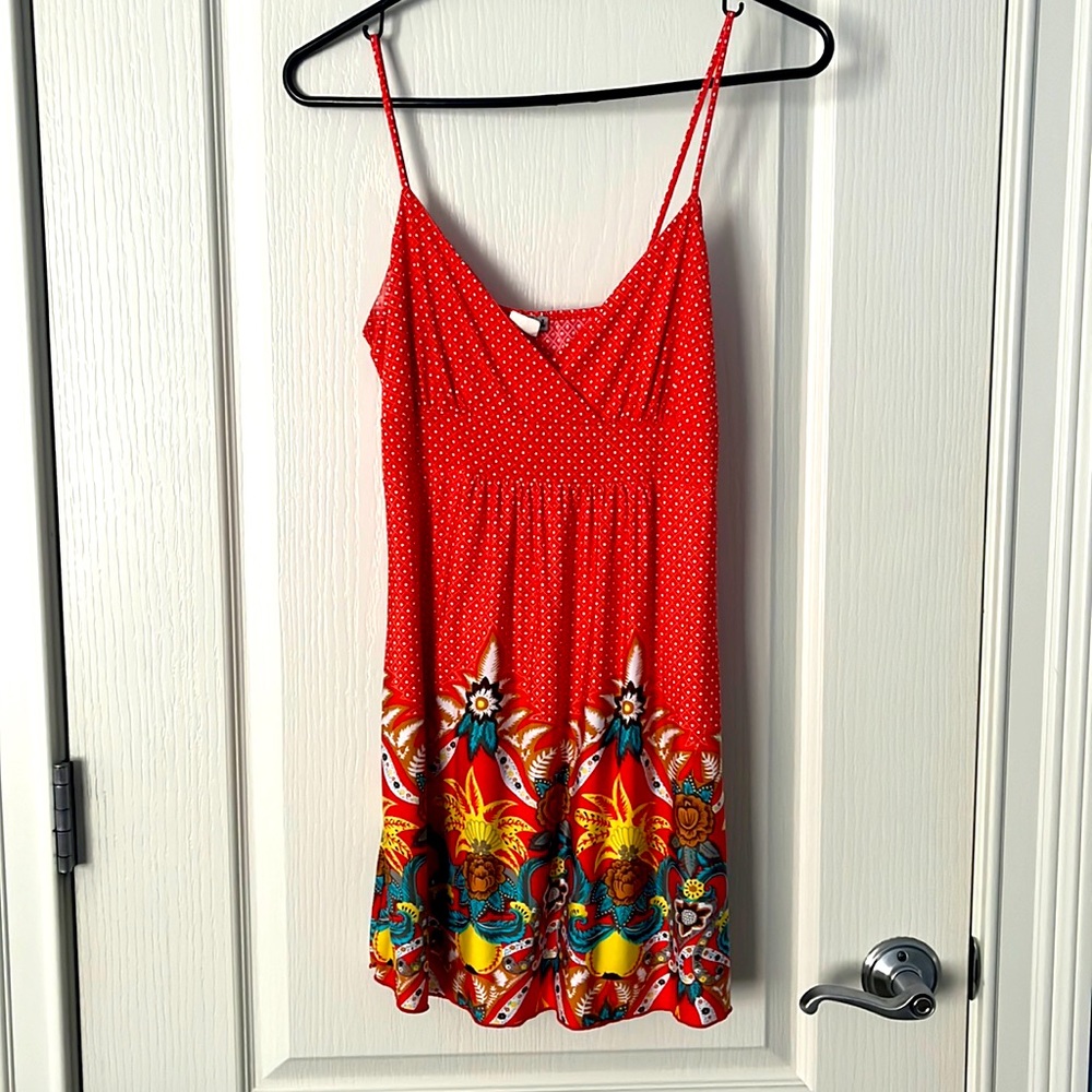 Body Central tank, coral with white polka dots & bottom flower detail, size M